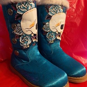 Ladies size 6 Ed Hardy Winter Boots